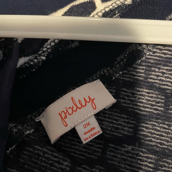 Blue and white sleeveless midi dress - Picture 2 of 4